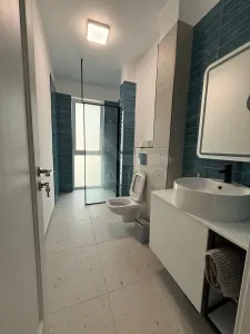 Inchiriez apartament cu 2 camere , bloc nou - foto 7