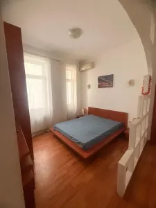 Vand apartament 2 camere langa metrou - foto 2