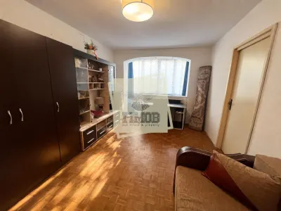 Apartament 2 camere decomandat si balcon etaj 1 zona Rahova - Sibiu