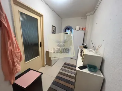 Apartament 2 camere decomandat si balcon etaj 1 zona Rahova - foto 12