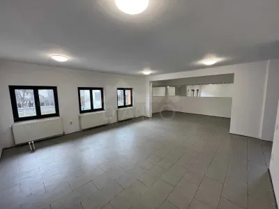 De închiriat – Spațiu ideal pentru salon beauty, clinică sau birouri - foto 2