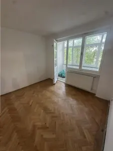 2 camere la etajul 1 aproape de medicina - Timisoara