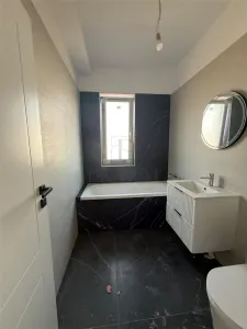 Apartament spațios cu 3 camere și terasă generoasă | Moșnița - foto 4