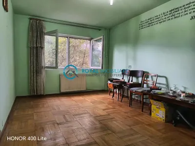Royal Imobiliare - Vanzare apartament 4 camere zona Mihai Bravu - Ploiesti
