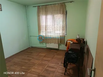 Royal Imobiliare - Vanzare apartament 4 camere zona Mihai Bravu - foto 2