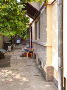 Casa cu poveste, curte proprie si un potential aparte, in zona 13 Septembrie - Marriott - Bucuresti