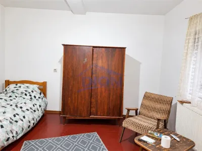 Casa cu poveste, curte proprie si un potential aparte, in zona 13 Septembrie - Marriott - foto 2