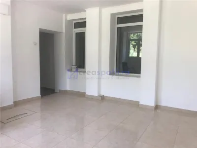 Spatii birouri, de la 20mp la 41mp, semicentru, Targu Cucu, Sararie - foto 2