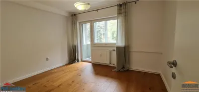 Apartament 2 camere et.1 pe B-dul Revolutiei, zona Banca ING Podgoria - foto 12