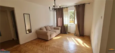 Apartament 2 camere et.1 pe B-dul Revolutiei, zona Banca ING Podgoria - foto 3