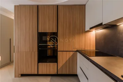 Proprietar inchiriez 3 camere Ultralux Cortina North parcare - foto 4