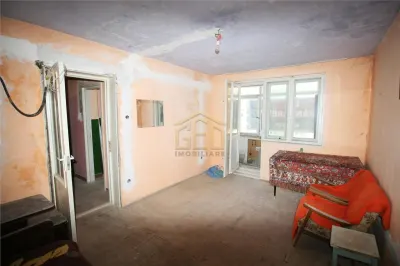 Apartament 2 camere Moldova Noua - foto 4