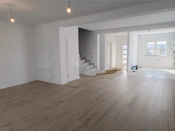 Casă 4 camere Moșnița Nouă - poza 3