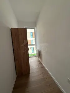 Inchiriez apartament cu 2 camere , bloc nou - foto 3