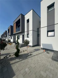 DUPLEX PREMIUM MOSNITA NOUA  ACCES DRUMUL BOILOR DESPARTIT PRIN CAMERA TEHNICA - Mosnita Noua