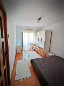 Decomandat, mobilat si utilat etaj intermediar - foto 5