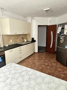 Inchiriez apartament cu 2 camere decomandat in zona P-ta Marasti. - foto 3
