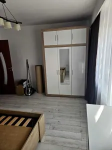 Inchiriez apartament cu 2 camere decomandat in zona P-ta Marasti. - foto 5