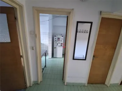 Apartament 2 camere cu potential excelent, in zona ultracentrala - Piata Regina Maria - foto 11