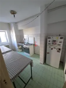 Apartament 2 camere cu potential excelent, in zona ultracentrala - Piata Regina Maria - foto 7