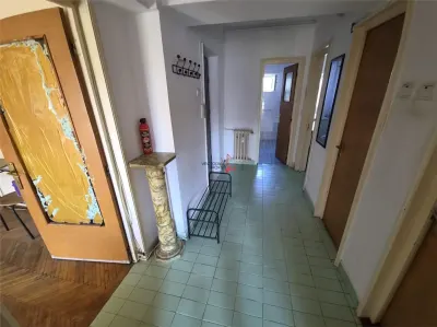 Apartament 2 camere cu potential excelent, in zona ultracentrala - Piata Regina Maria - foto 9