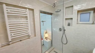 PROPRIETAR | Apartament Custom Luxury Crangasi – Bd. Constructorilor | Design Exclusiv, 2 min. de Parc & Lac | Mutare Imediata - foto 3