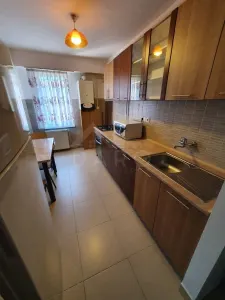 Inchiriez apartament 3 camere TUDOR - Targu Mures