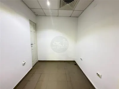 Spatiu comercial zona Luptei - foto 4