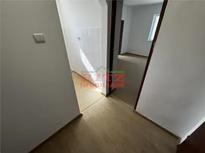 Nou! Ap. 3 cam, S=40 mp, et. 4, zona Arcului! - foto 4