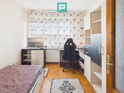 Apartament 3 camere de inchiriat - 360 €/lună - foto 13