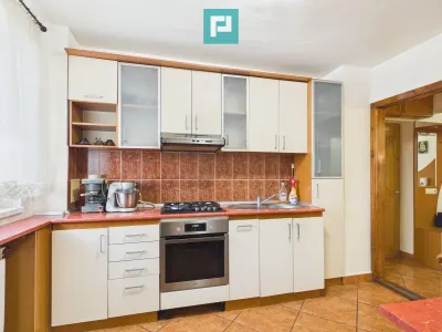 Apartament 3 camere de inchiriat - 360 €/lună - foto 9