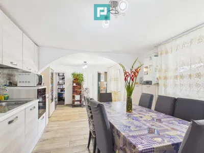 Casă solidă în Curtici cu teren de 1166 mp - foto 17