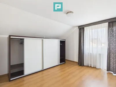 Casă de vânzare- 490 mp in Grigorescu /Oradea - foto 9