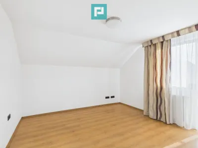 Casă de vânzare- 490 mp in Grigorescu /Oradea - foto 10