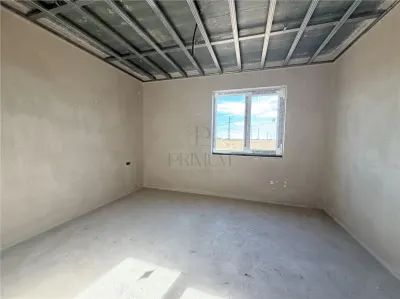 Duplex pe plan - 2 bai - canalizare - foto 6