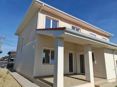 Duplex in zona excelenta - la asfalt - finalizat - foto 2