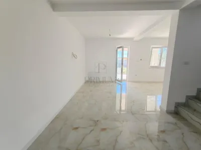 Duplex in zona excelenta - la asfalt - finalizat - foto 4