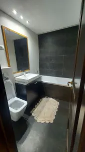 Vand apartament 3 camere Bd Libertatii - foto 4