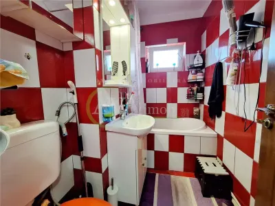 Apartament cu 2 camere renovat – Strada Mioritei | Etaj 3 | Izolat, centrala proprie si beci - foto 13