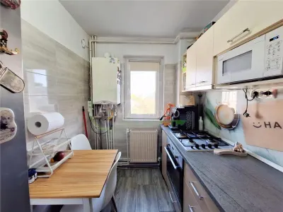 Apartament cu 2 camere renovat – Strada Mioritei | Etaj 3 | Izolat, centrala proprie si beci - foto 9