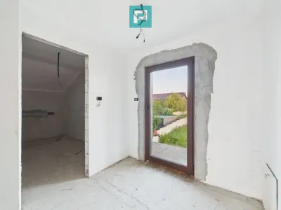 Casă individuală cu 6 camere în Sânandrei - foto 12