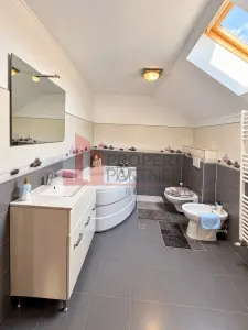 Casă tip duplex, renovată integral, în Cristian – Brașov - foto 12