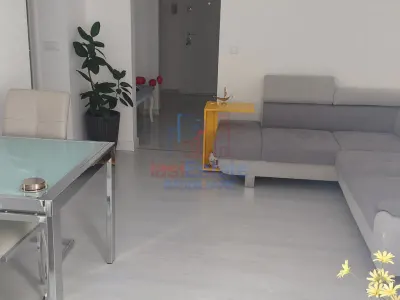 Apartament 3 camere semidecomandat, 60 mp, Podu Ros - etaj 4/8, centrala proprie - Iasi