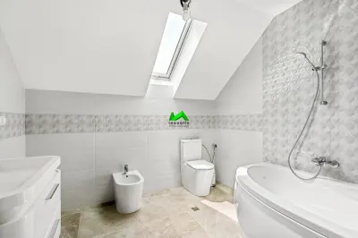 Casa de inchiriat 6 camere Moderna Sibiu Tocile - foto 9