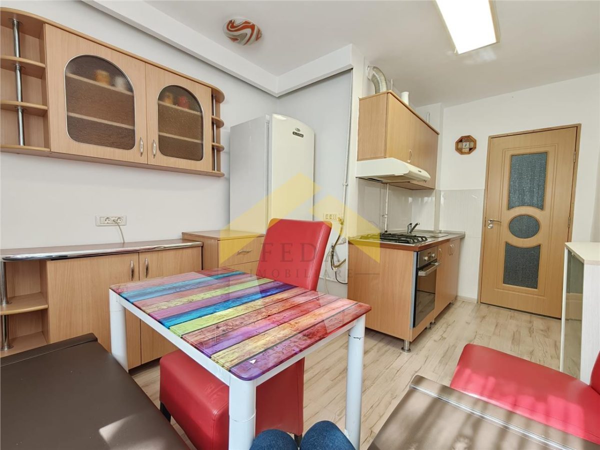 Apartament 2 camere de vanzare in zona Aurel Vlaicu - Arad
