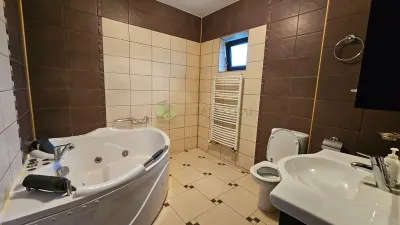 CASĂ DE LUX DE ÎNCHIRIAT ÎN SÂNPETRU – MOBILATĂ ȘI UTILATĂ PREMIUM - foto 25