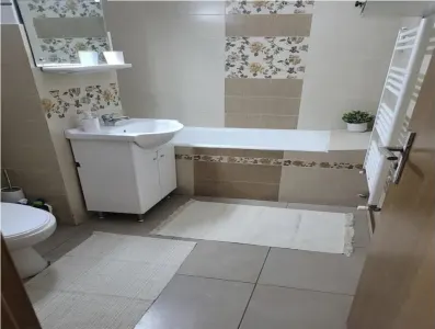 Decomandat cu centrala termica la et 3 linga Padurice - foto 5