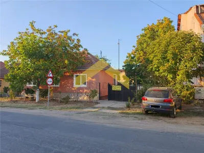 Casa la sol de vanzare in localitatea Livada , Arad - Livada
