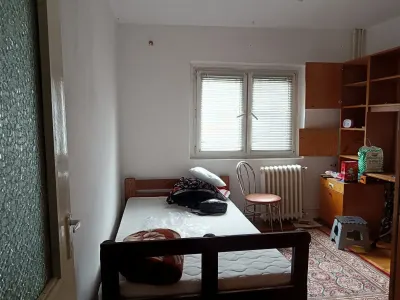 Decomandat cu centrala la etaj 1 cu 2 bai si 2 balcoane - foto 3