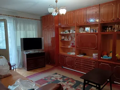 Decomandat cu centrala la etaj 1 cu 2 bai si 2 balcoane - foto 7